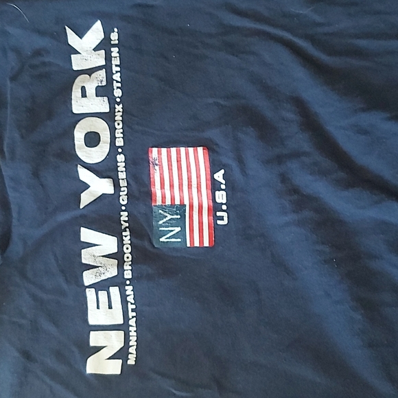 2 new York women's tshirts - Picture 3 of 3